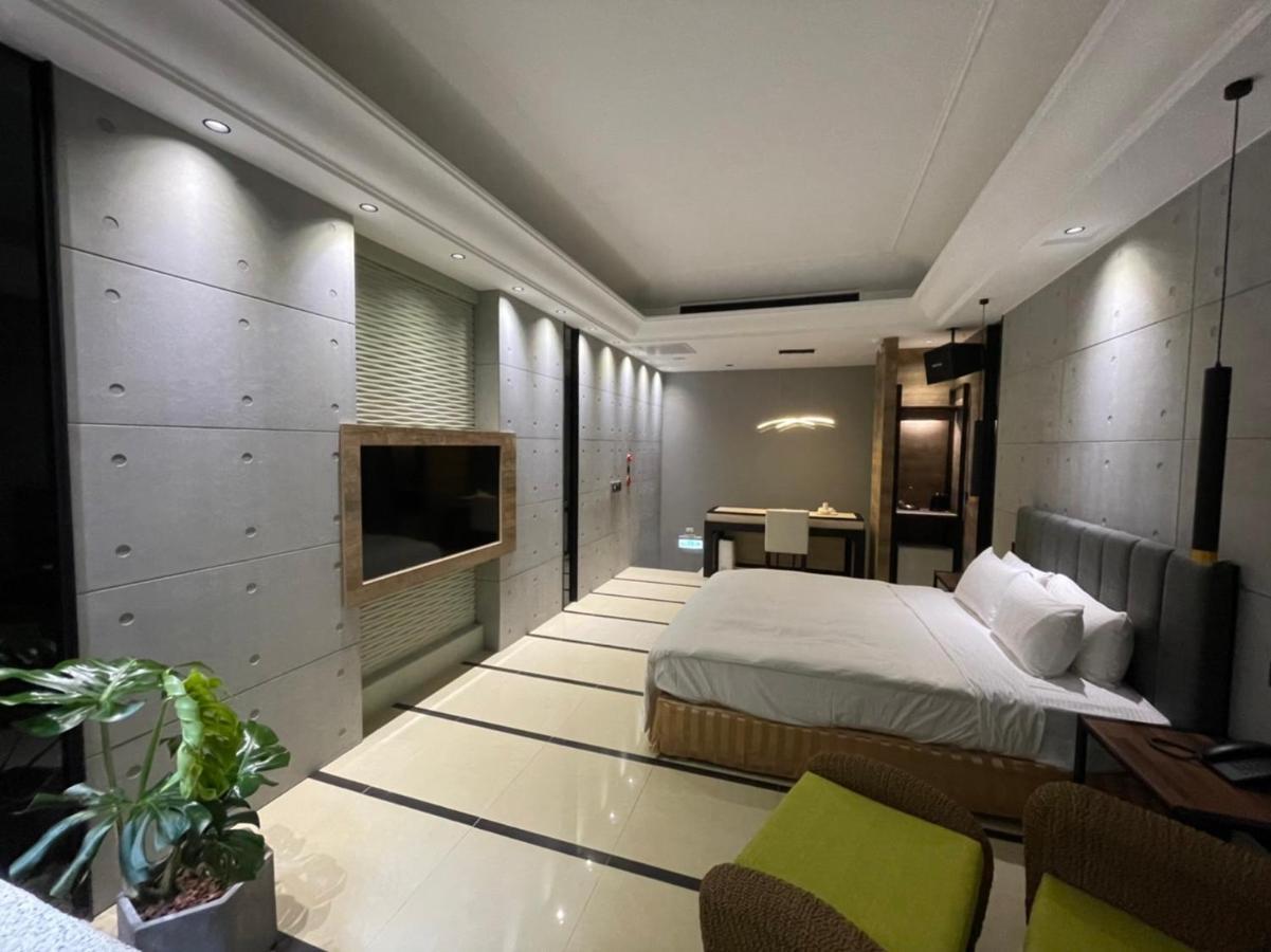 Minimalist Fashion Motel Taoyuan Exterior photo