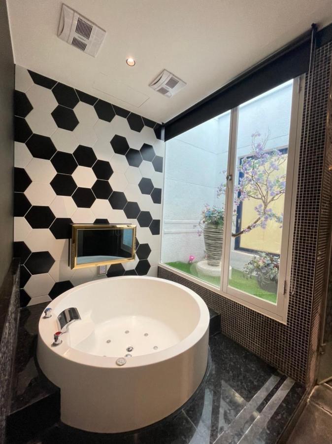Minimalist Fashion Motel Taoyuan Exterior photo