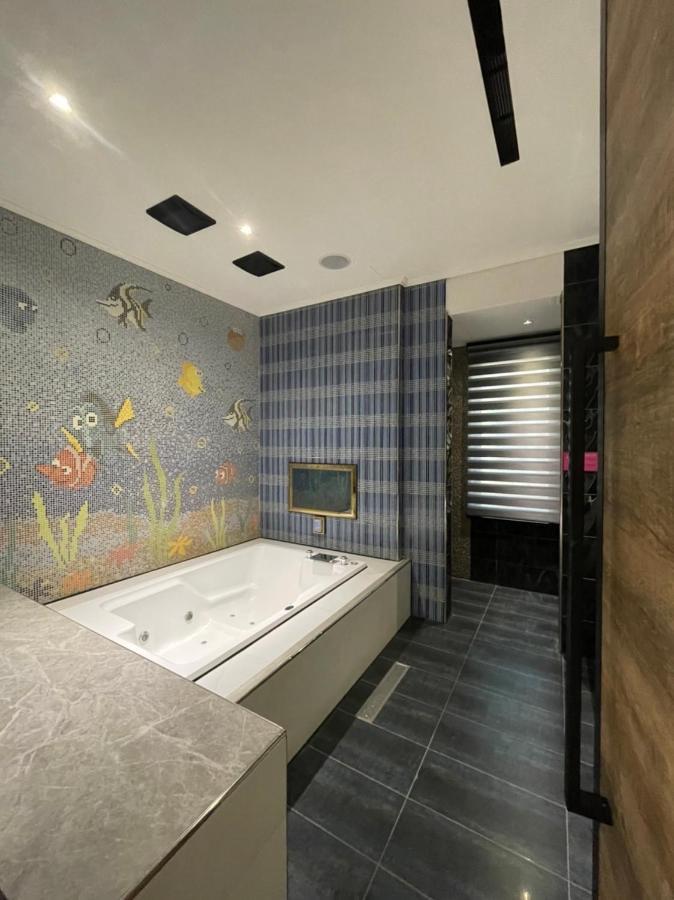 Minimalist Fashion Motel Taoyuan Exterior photo